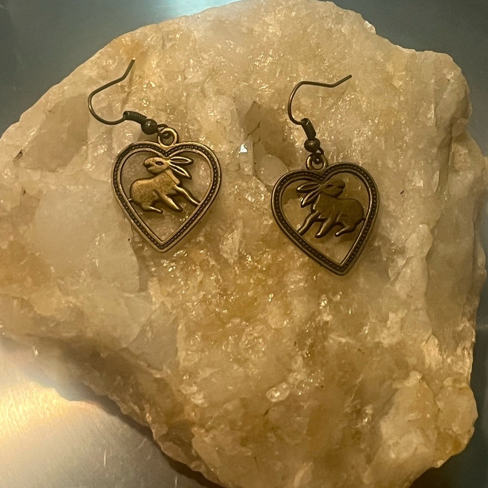 Year Of The Rabbit Chinese Zodiac Boho Rustic Bronze Heart Western Earrings -New - Picture 2 of 5